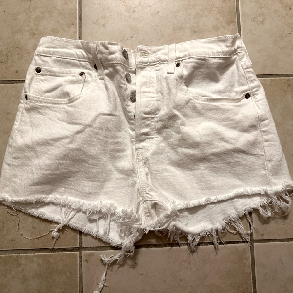 Levi’s 501 denim shorts size 30 white